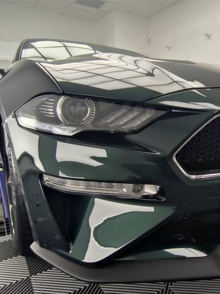 FILM DE PROTECTION PPF INTÉGRAL & TRAITEMENT CÉRAMIQUE pour une FORD MUSTANG BULLITT de 2020 sur BELLEY