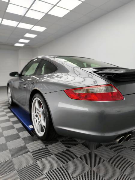Traitement céramique intégral carrosserie, jantes, plastique, vitrage, passages de roue et PPF pare-pierres sur une PORSCHE 991 997.1 CARRERA S de 2006