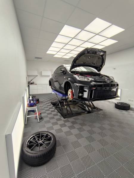 TRAITEMENT CERAMIQUE carrosserie, jantes et kit d'usure PPF sur une TOYOTA YARIS GR Track Édition de 2021 sur JACOB-BELLECOMBETTE