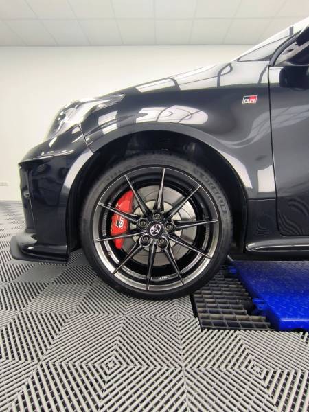 TRAITEMENT CERAMIQUE carrosserie, jantes et kit d'usure PPF sur une TOYOTA YARIS GR Track Édition de 2021 sur JACOB-BELLECOMBETTE