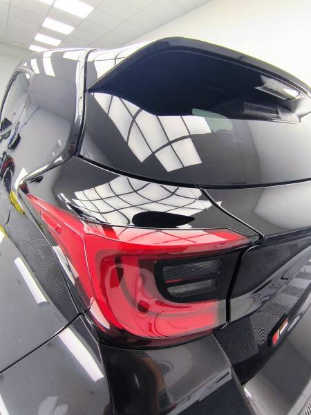 TRAITEMENT CERAMIQUE carrosserie, jantes et kit d'usure PPF sur une TOYOTA YARIS GR Track Édition de 2021 sur JACOB-BELLECOMBETTE