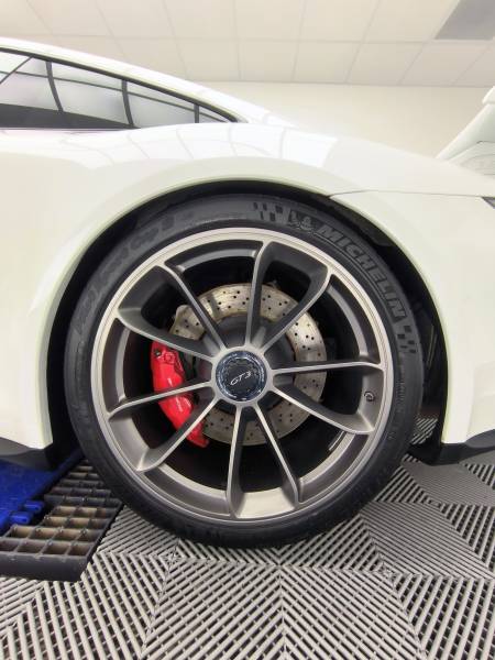 PREPARATION ESTHETIQUE & CIRE avec un soin de l'habitacle sur une PORSCHE 911 991.1 GT3 CLUBSPORT de 2015