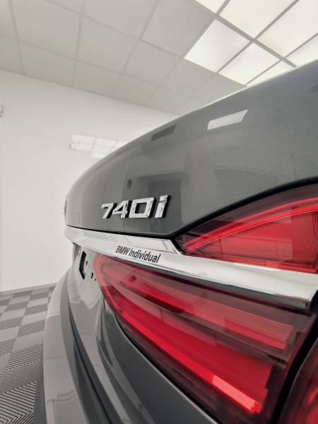 TRAITEMENT CERAMIQUE LONGUE DUREE & POLISSAGE INTEGRAL carrosserie pour une BMW SÉRIE 740i de 2018 sur BELLEY