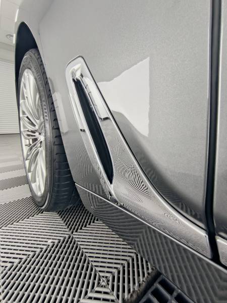 TRAITEMENT CERAMIQUE LONGUE DUREE & POLISSAGE INTEGRAL carrosserie pour une BMW SÉRIE 740i de 2018 sur BELLEY