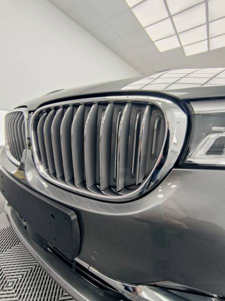 TRAITEMENT CERAMIQUE LONGUE DUREE & POLISSAGE INTEGRAL carrosserie pour une BMW SÉRIE 740i de 2018 sur BELLEY