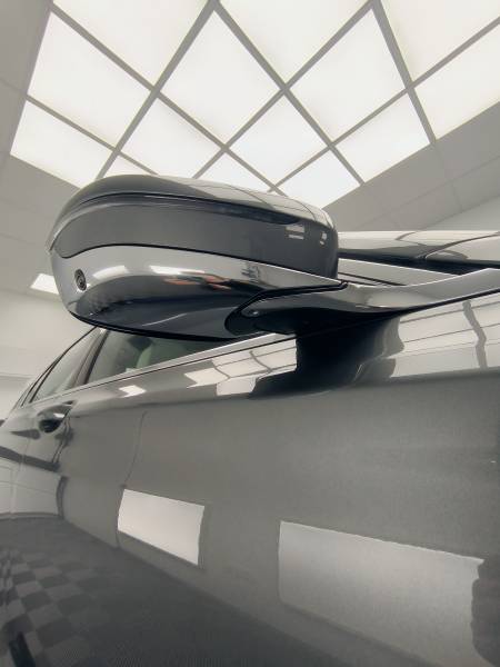 TRAITEMENT CERAMIQUE LONGUE DUREE & POLISSAGE INTEGRAL carrosserie pour une BMW SÉRIE 740i de 2018 sur BELLEY
