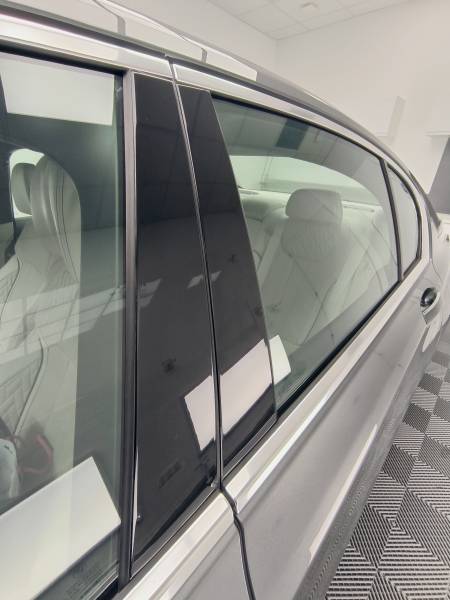 TRAITEMENT CERAMIQUE LONGUE DUREE & POLISSAGE INTEGRAL carrosserie pour une BMW SÉRIE 740i de 2018 sur BELLEY