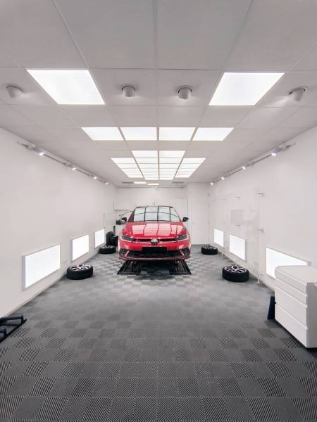 PREPARATION ESTHETIQUE / CAR STAGING / CIRE & soin des plastiques extérieurs sur une VOLKSWAGEN POLO GTI de 2023 sur Belley