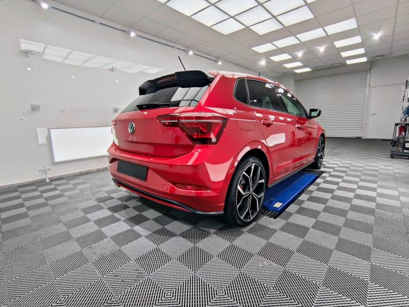 PREPARATION ESTHETIQUE / CAR STAGING / CIRE & soin des plastiques extérieurs sur une VOLKSWAGEN POLO GTI de 2023 sur Belley