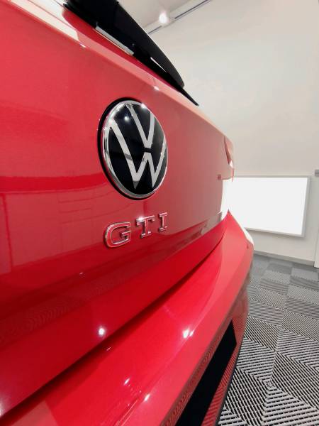 PREPARATION ESTHETIQUE / CAR STAGING / CIRE & soin des plastiques extérieurs sur une VOLKSWAGEN POLO GTI de 2023 sur Belley