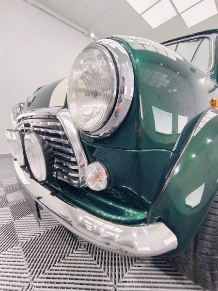 TRAITEMENT CERAMIQUE carrosserie, jantes, plastiques, vitrage, cuir et chassis sur uneMINI COOPER 1.3 MPI Sportback de 1999 sur BELLEY