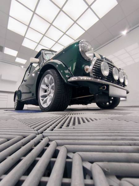 TRAITEMENT CERAMIQUE carrosserie, jantes, plastiques, vitrage, cuir et chassis sur uneMINI COOPER 1.3 MPI Sportback de 1999 sur BELLEY