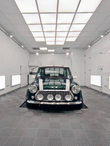 TRAITEMENT CERAMIQUE carrosserie, jantes, plastiques, vitrage, cuir et chassis sur uneMINI COOPER 1.3 MPI Sportback de 1999 sur BELLEY