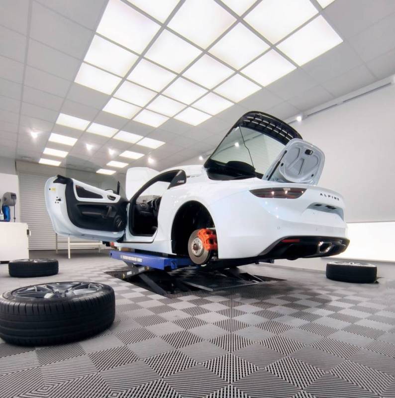 Experts en detailing haut de gamme : précision, passion, technologie et protection pour la carrosserie de votre voiture