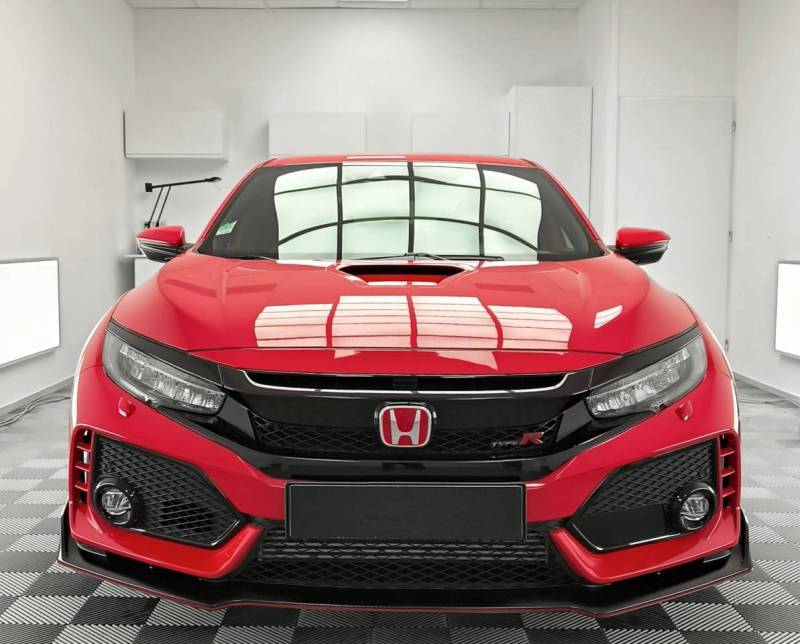 TRAITEMENT CERAMIQUE complet carrosserie, jantes, plastiques et vitrage sur une HONDA CIVIC TYPE R ph.1 FK8 de 2019 sur BELLEY