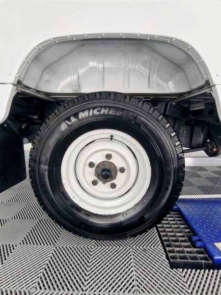 POLISSAGE & AIDE A LA REVENTE sur un LAND ROVER DEFENDER PICK UP de 2015 sur BELLEY