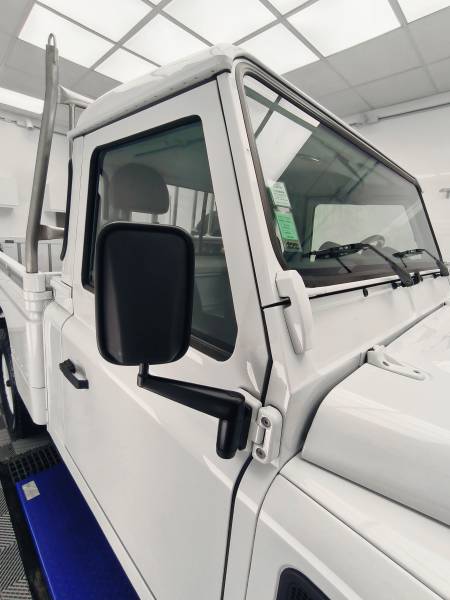 POLISSAGE & AIDE A LA REVENTE sur un LAND ROVER DEFENDER PICK UP de 2015 sur BELLEY