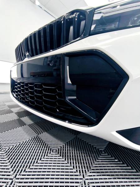 TRAITEMENT CERAMIQUE carrosserie, jantes et vitrage sur une BMW Série 3 Touring Alpinweiss de 2024 sur BELLEY