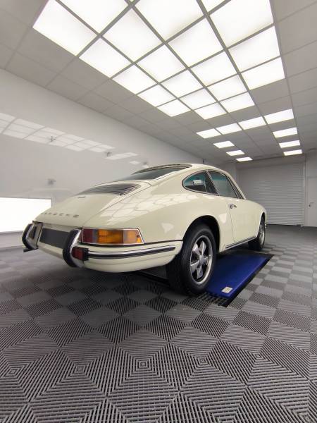 TRAITEMENT CERAMIQUE carrosserie, jantes, chassis et peinture des étriers sur une PORSCHE 912 de 1969 sur BASSENS